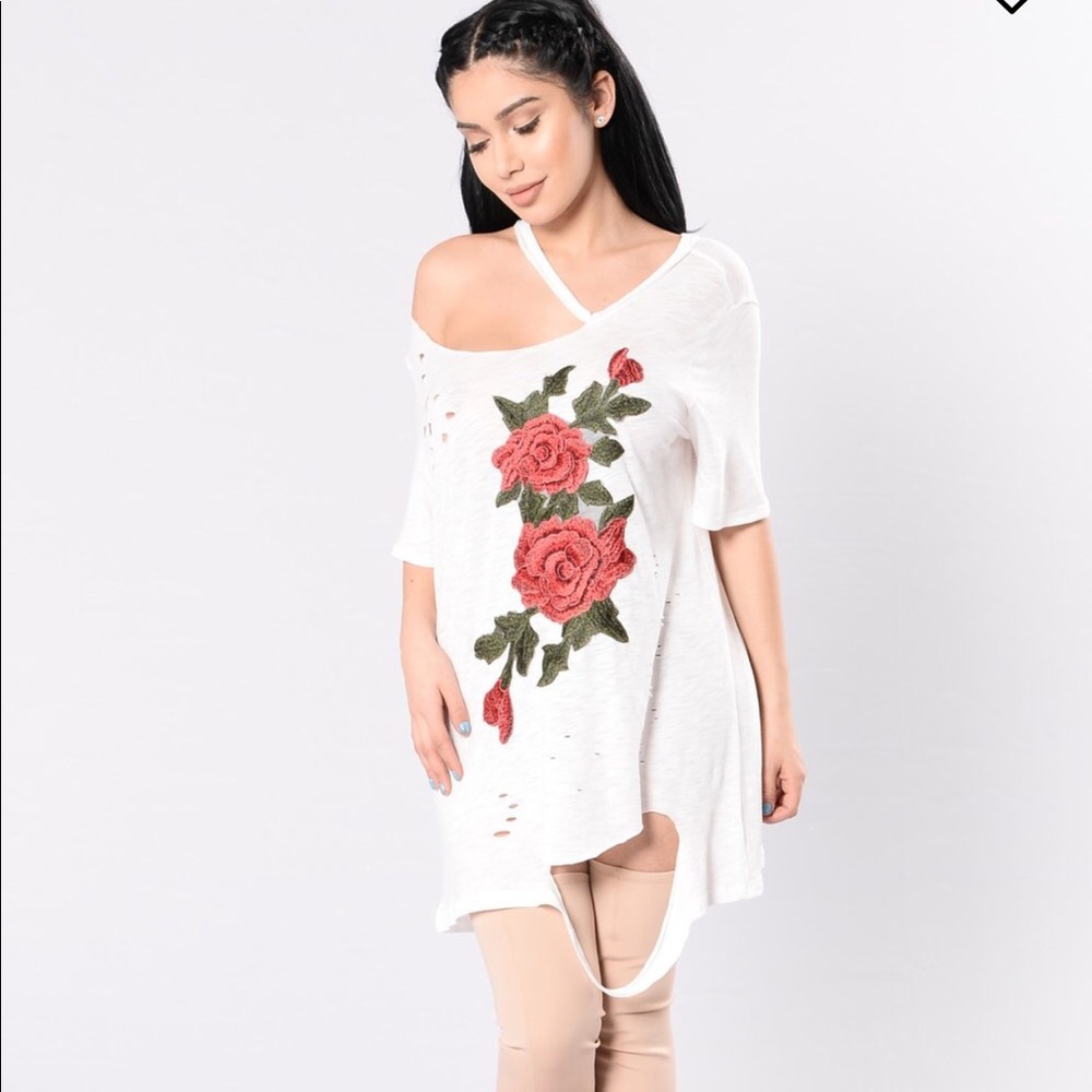 FASHION NOVA ROSE TEE
